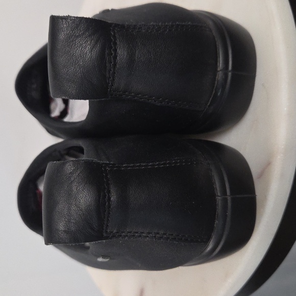 Ecco Womens Black Slip-On Loafers Size 9W - Picture 4 of 7